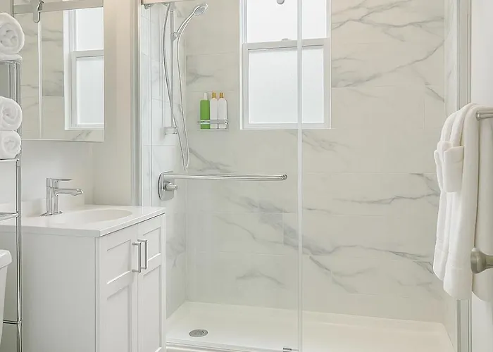 Beautiful 2bd 1ba * Chicago
