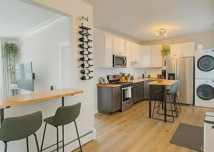 Beautiful 2bd 1ba * Chicago