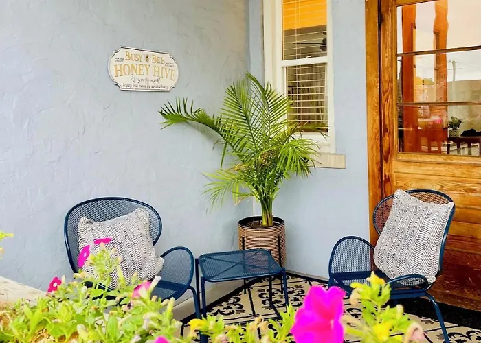 Beautiful 2bd 1ba Apartment